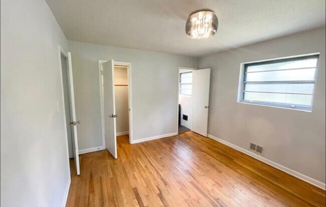 Building Photo - 2890 Jerome Rd