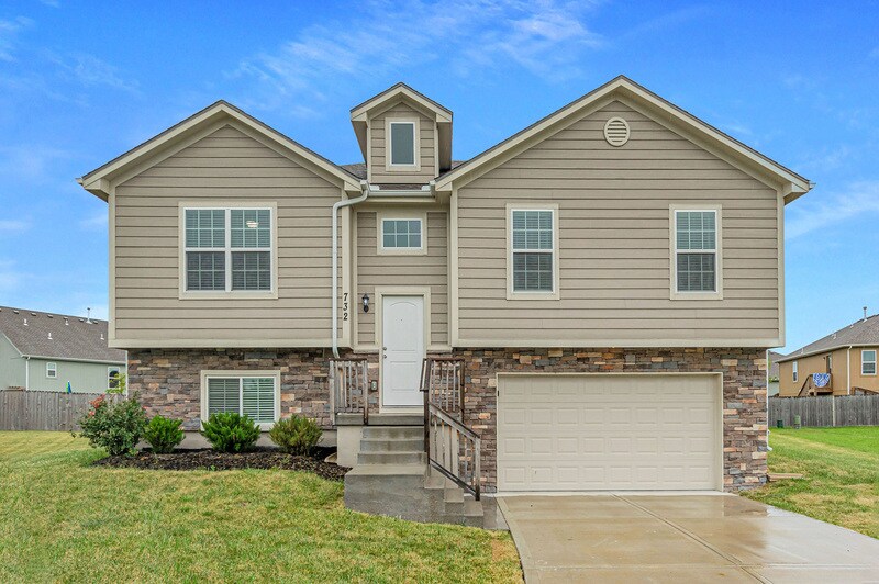 732 S Cherry St, Gardner, KS 66030 House Rental in Gardner, KS