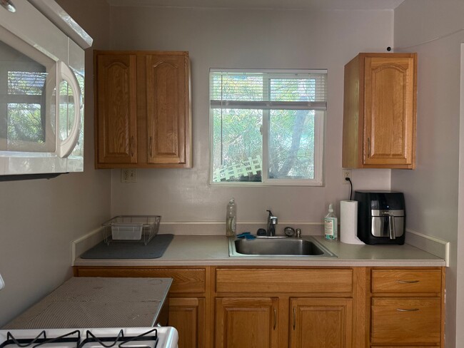 Building Photo - 359 W Amar St