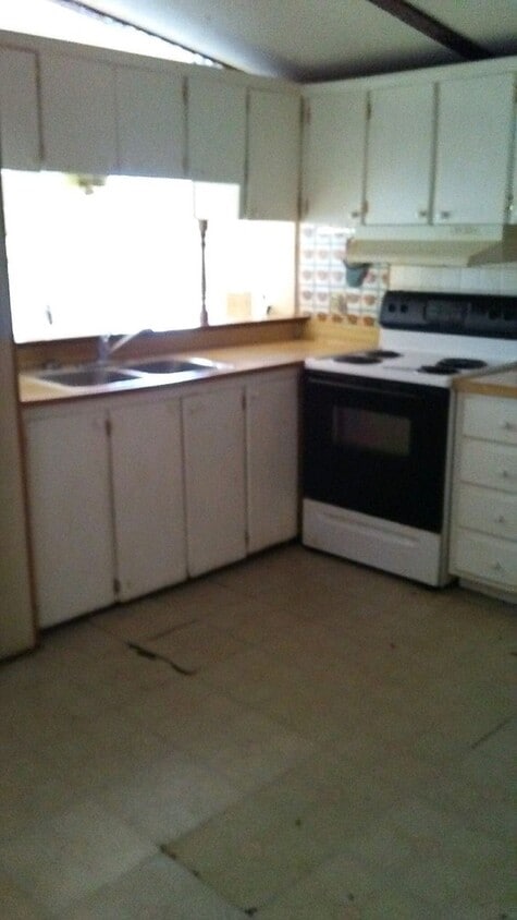 Building Photo - Coming soon! Section 8 Vouchers Apply Now!...