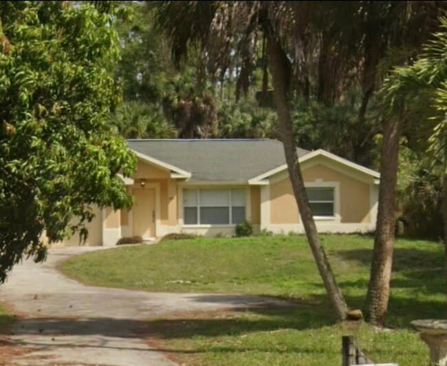 Building Photo - 580 5th St SW