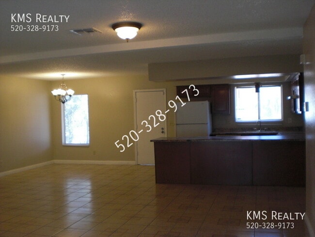 Building Photo - 7413 W Calle Lerdo