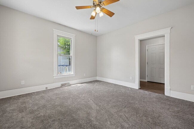 Foto del edificio - 3 Bed, 1 Bath Home with Fenced Backyard | Fresh Updates Throughout | Newark, OH