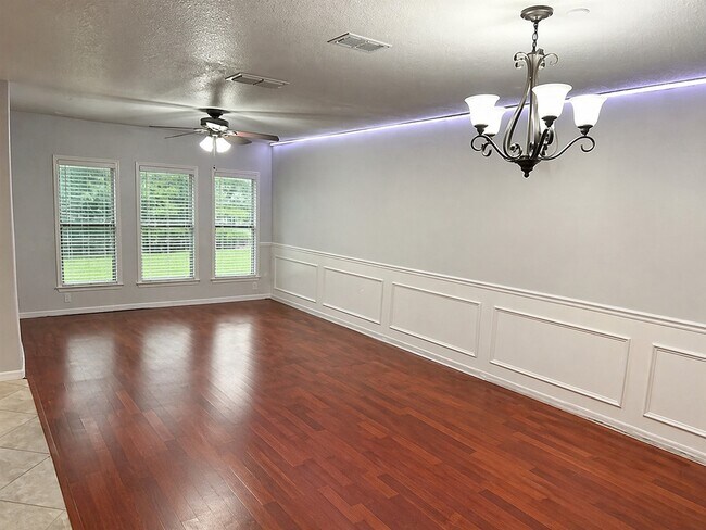 Foto del edificio - 5910 Tivoli Gardens Blvd