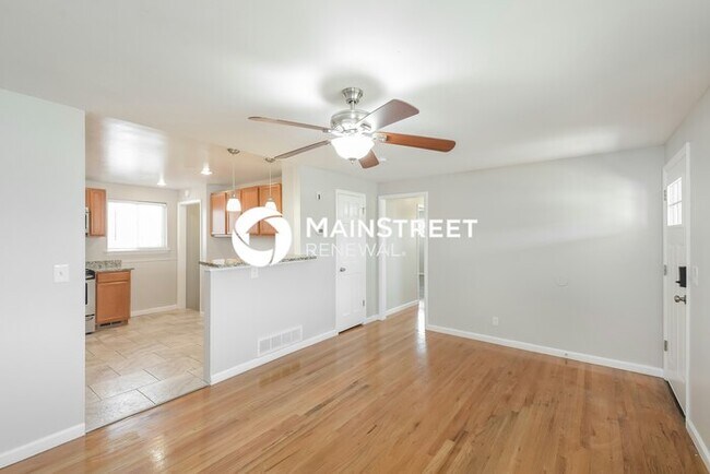 Building Photo - 4 Bedroom Pet-Friendly Home in DENVER, CO ...