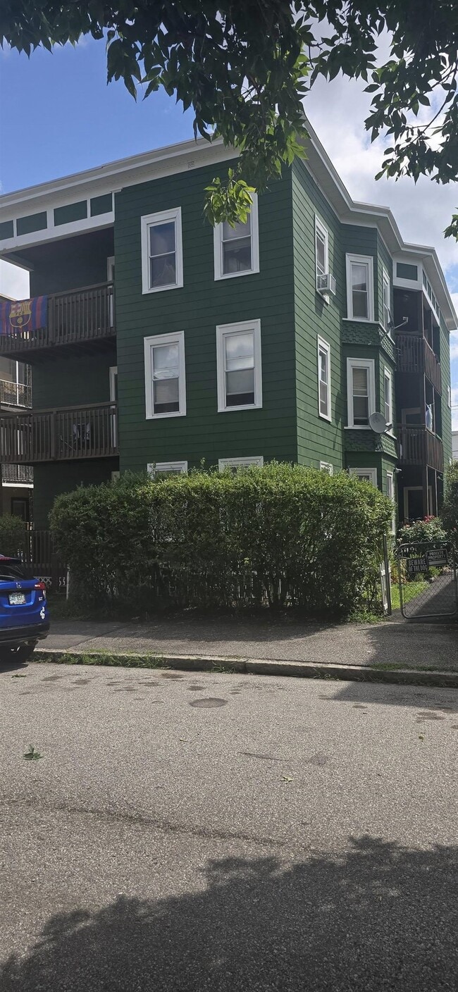 Building Photo - 593 Rimmon St