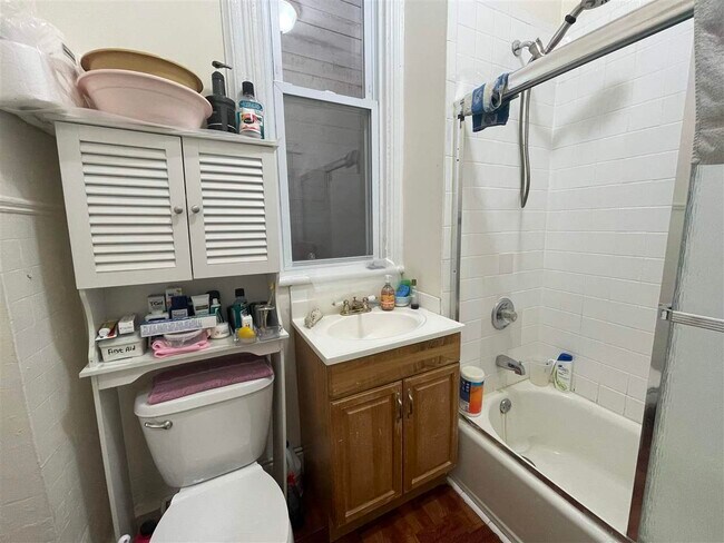 Foto del edificio - 366 Central Ave