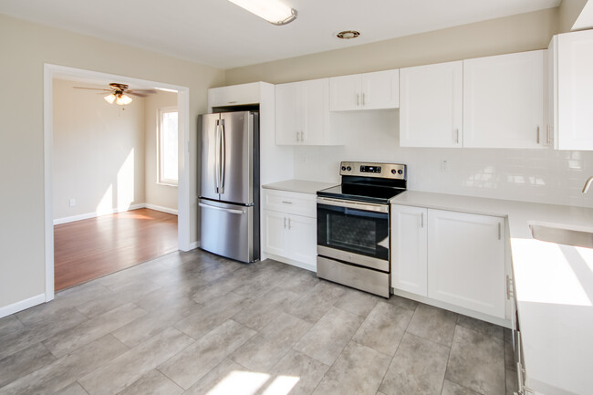 Foto del edificio - 569 Mapleview Dr
