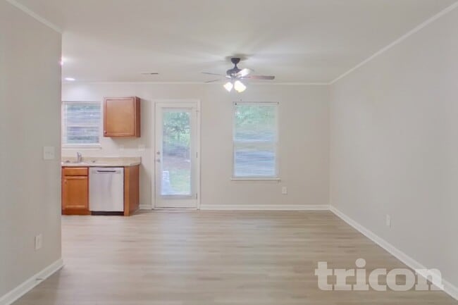 Building Photo - 6420 Pennacook Dr