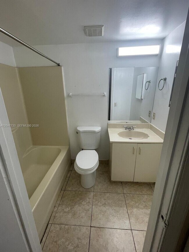 Foto del edificio - 3660 N 56th Ave
