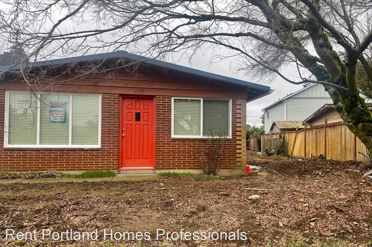Primary Photo - 3 br, 1 bath House - 10735 SE Holgate Blvd