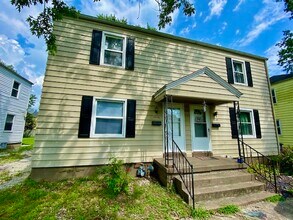 Building Photo - 1228 S Roosevelt Dr