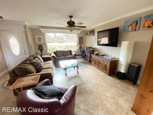 Building Photo - 2 br, 1.5 bath House - 561 Leisure World
