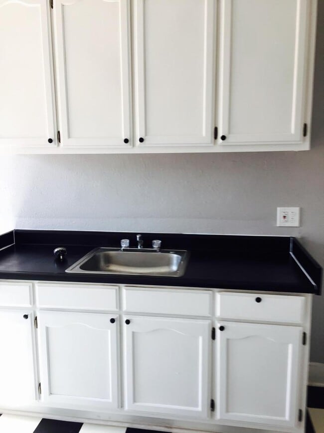 Interior Photo - 328 Columbia LLC