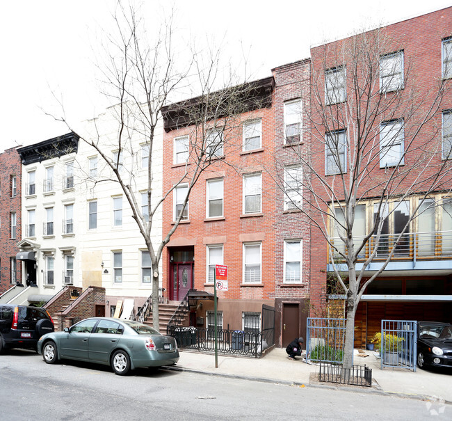 Building Photo - 271 Sackett St