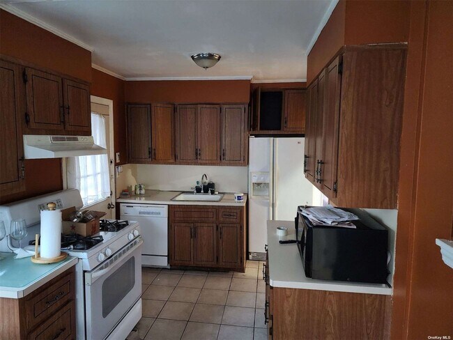 Foto del edificio - 81-24 265th St