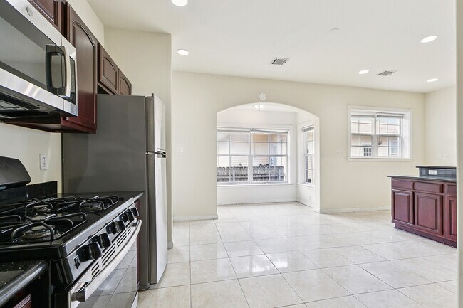 Building Photo - 5832 Willow St