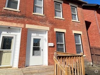 Building Photo - 933 White St