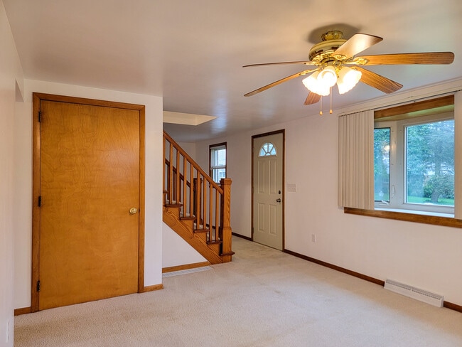 Foto del edificio - 902 Maple Ln