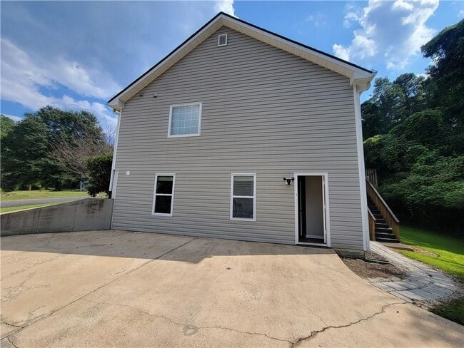 Building Photo - 655 Alcovy Woods Dr