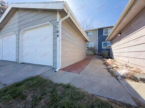Building Photo - 7104 Robin Dr