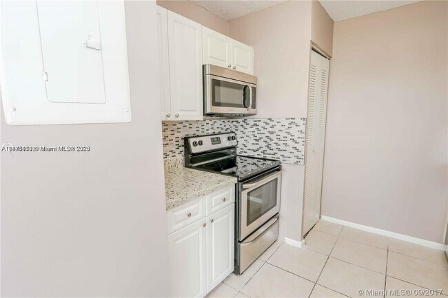 Foto del edificio - 8734 SW 3rd St