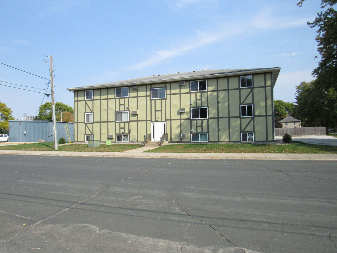 Primary Photo - 119 1st Ave NE