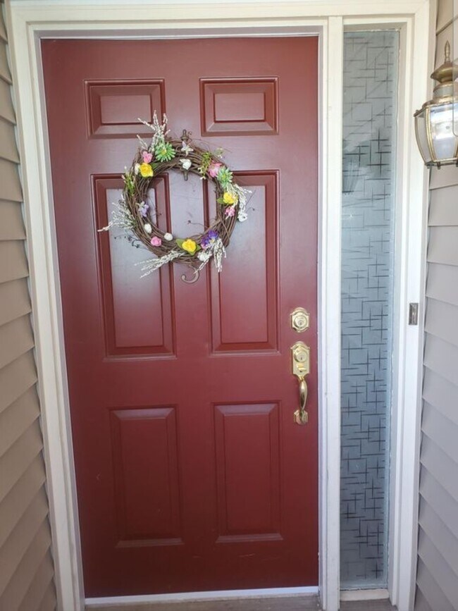 Building Photo - 452 Tournament Dr