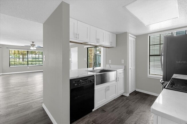 Building Photo - 2922 W Fox Squirrel Dr