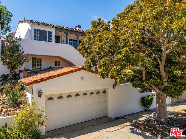 Building Photo - 1215 Edris Dr