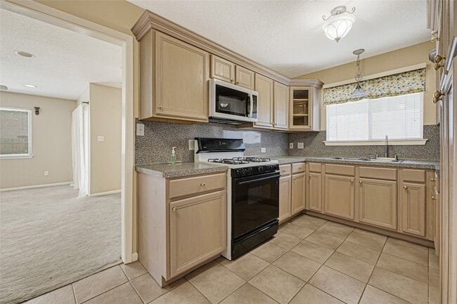 Building Photo - 3816 Newton Dr