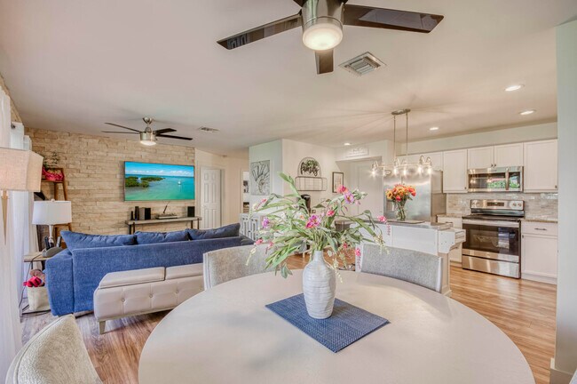 Foto del edificio - 24 Lexington Ln W
