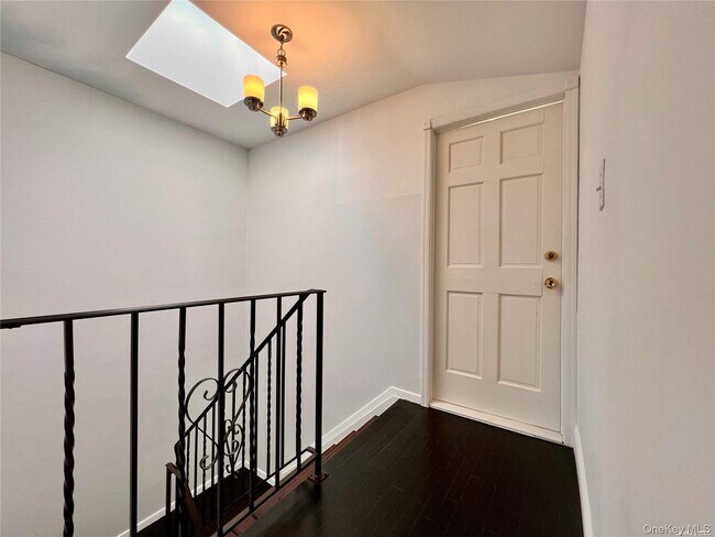 Foto del edificio - 216-18 39th Ave