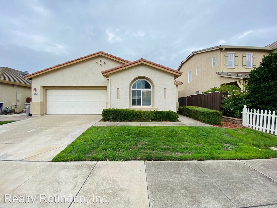 Primary Photo - 3 br, 2 bath House - 7787 Laguna Vega Dr