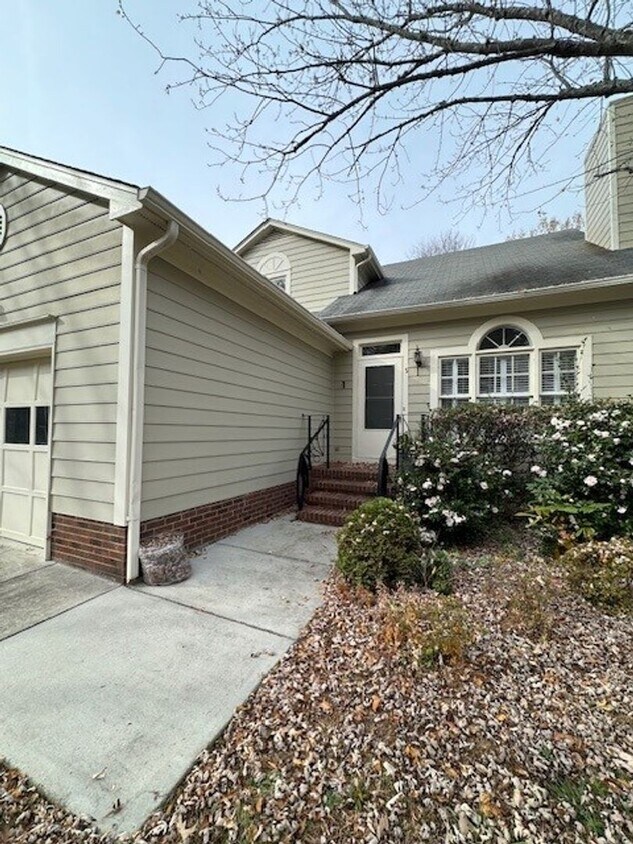 Primary Photo - 3 bedroom 2.5 bath house for rent!