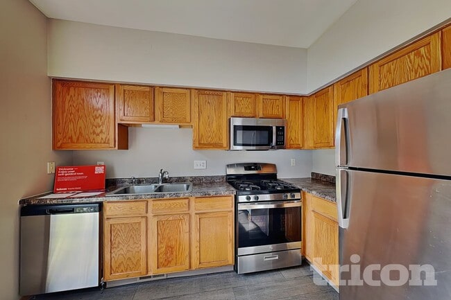 Building Photo - 719 Bayles Dr