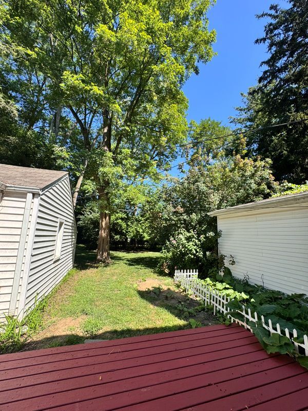 Foto del edificio - 3770 Brewster St