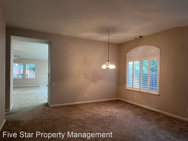 Building Photo - 4 br, 2.5 bath House - 2020 History Ln