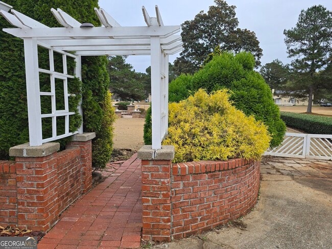 Foto del edificio - 65 Wyngate Dr