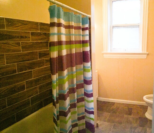 Foto del edificio - 2bed/1bath Apartment Conveniently Located!  Affordable!