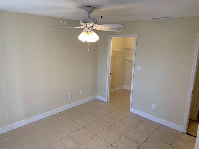 Building Photo - 4049 Crockers Lake Blvd