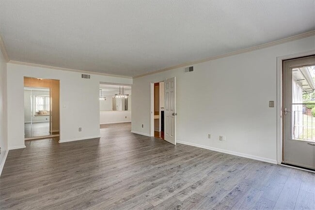 Foto del edificio - 6851 Roswell Rd