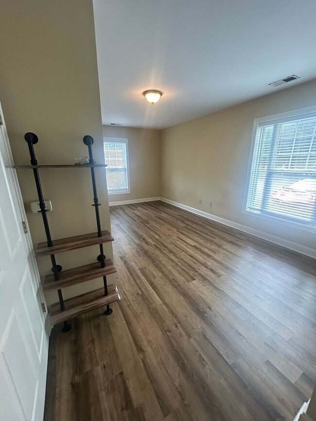 Building Photo - 104 Cypress Point Ct