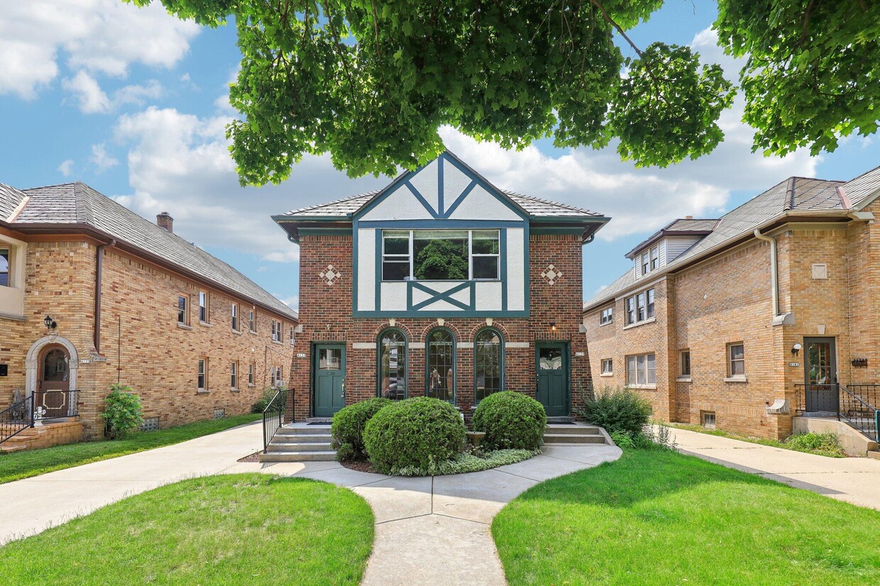 Foto principal - 4139 N Bartlett Ave