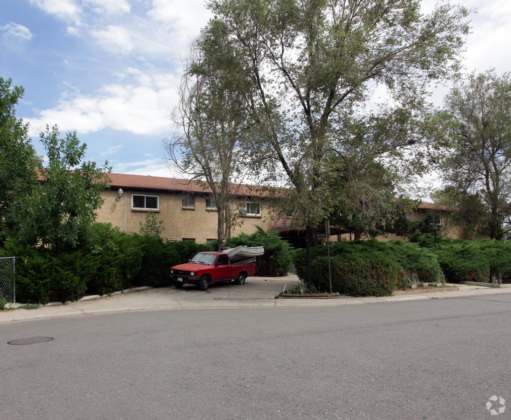 Primary Photo - Sundance Buffet Apartments