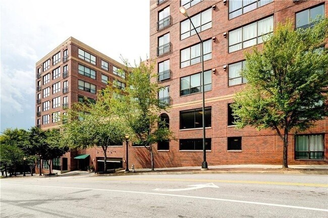 Building Photo - Spacious, beautiful loft with separate bedroom and office for rent in Downtown Atlanta