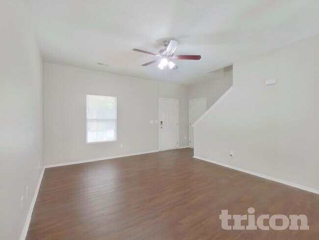 Building Photo - 2226 Buckleigh Dr
