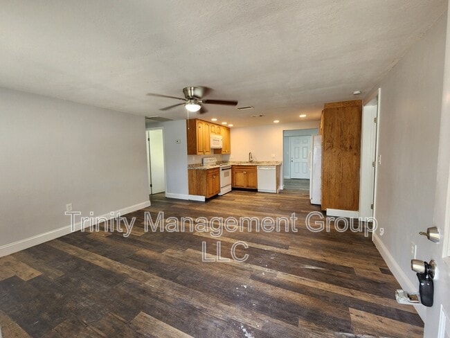 Building Photo - 7826 Bolam Ave