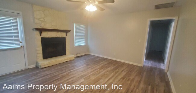 Building Photo - 3 br, 2 bath House - 1091 Pleasant Oak Drive