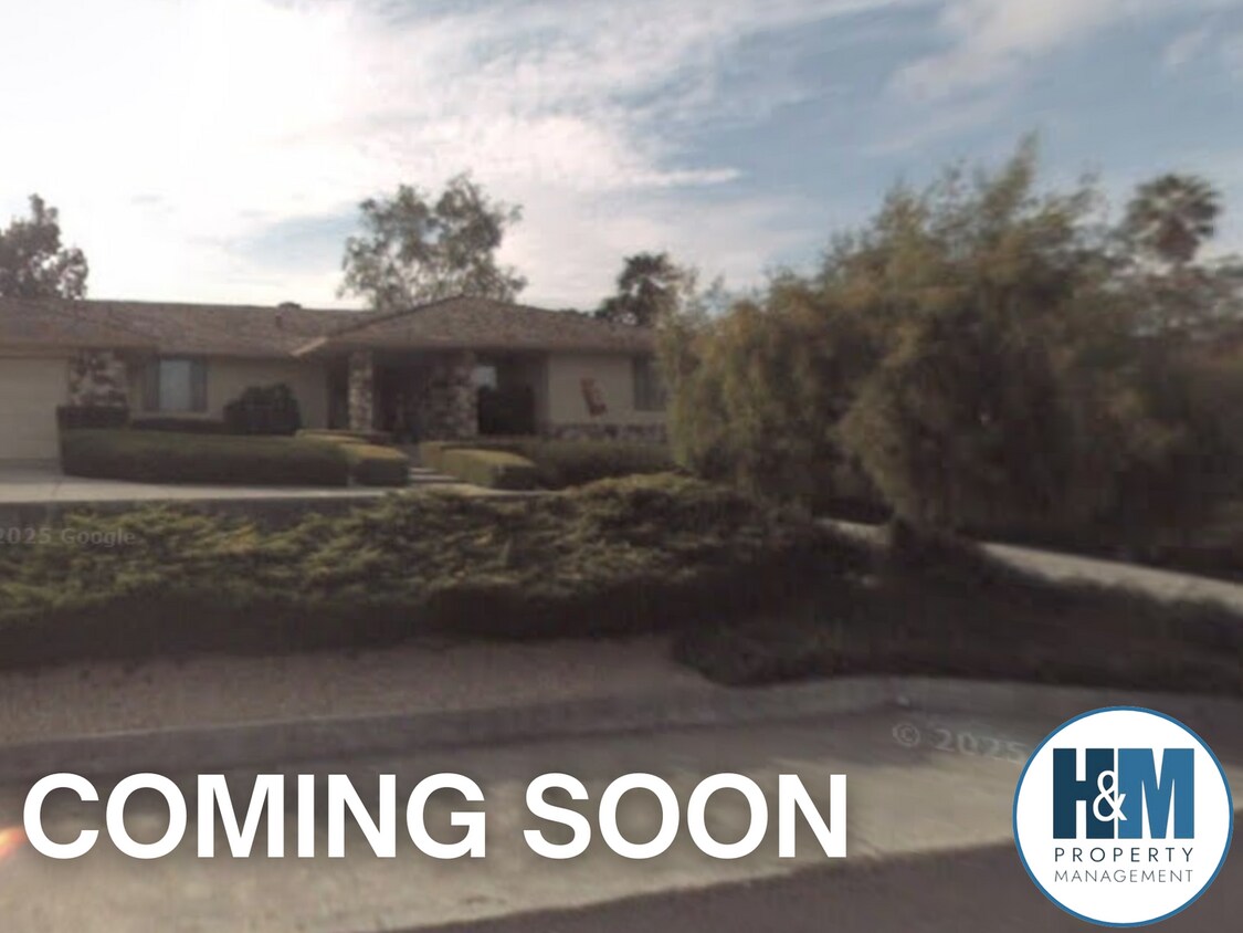 Foto principal - Expansive 3,600 Sq Ft Home on 10,000 Sq Ft Lot - Coming soon!
